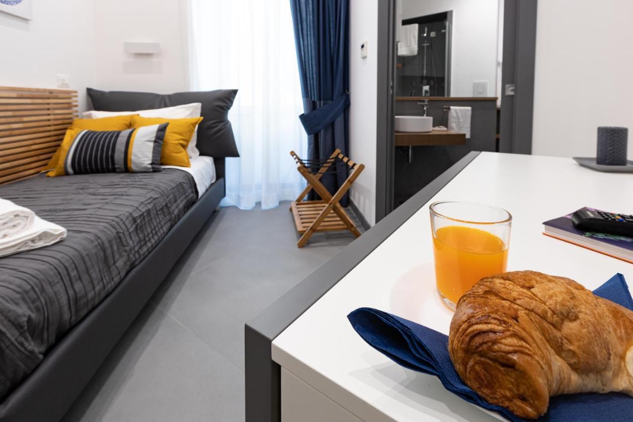Tito'S Rooms Неаполь Экстерьер фото
