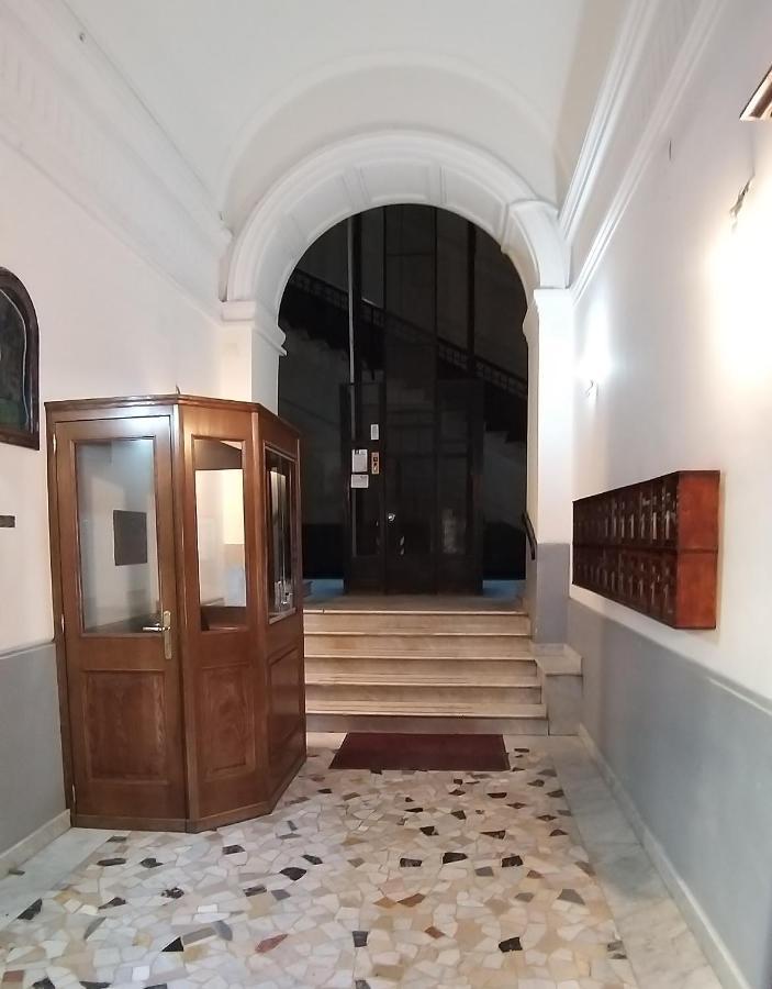 Tito'S Rooms Неаполь Экстерьер фото